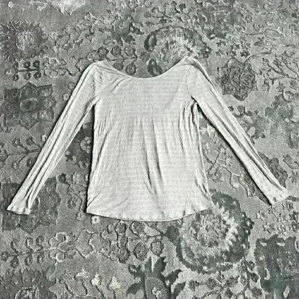 NEW Victoria's Secret Long Sleeve Shirt Size M